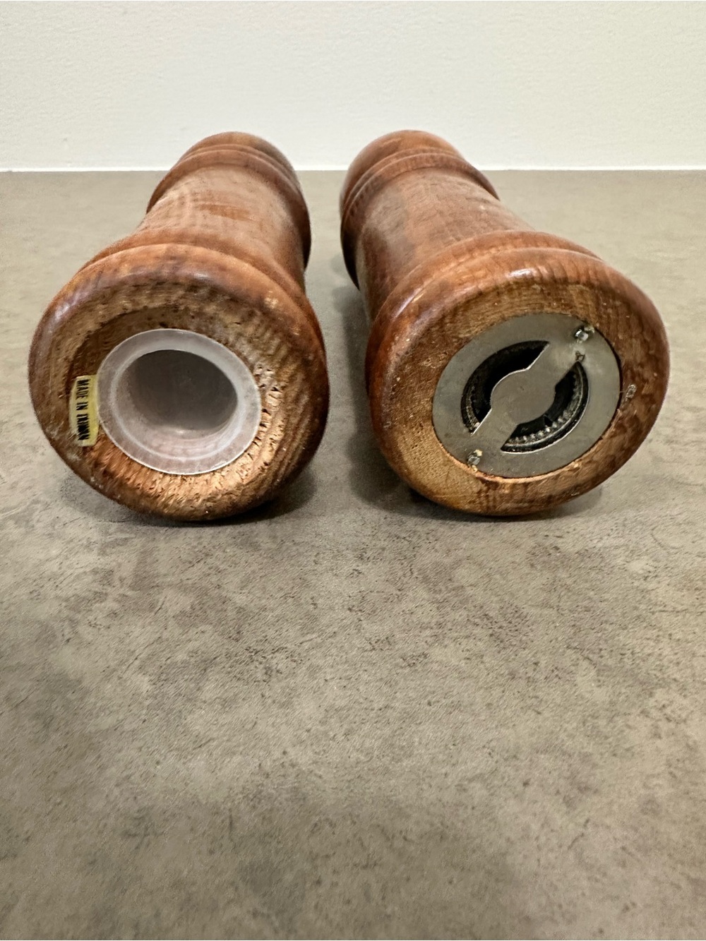 Vintage MCM Wooden Salt & Pepper Shaker Grinder Mills Set Tall Turned Warm Brown - Picture 8 of 9